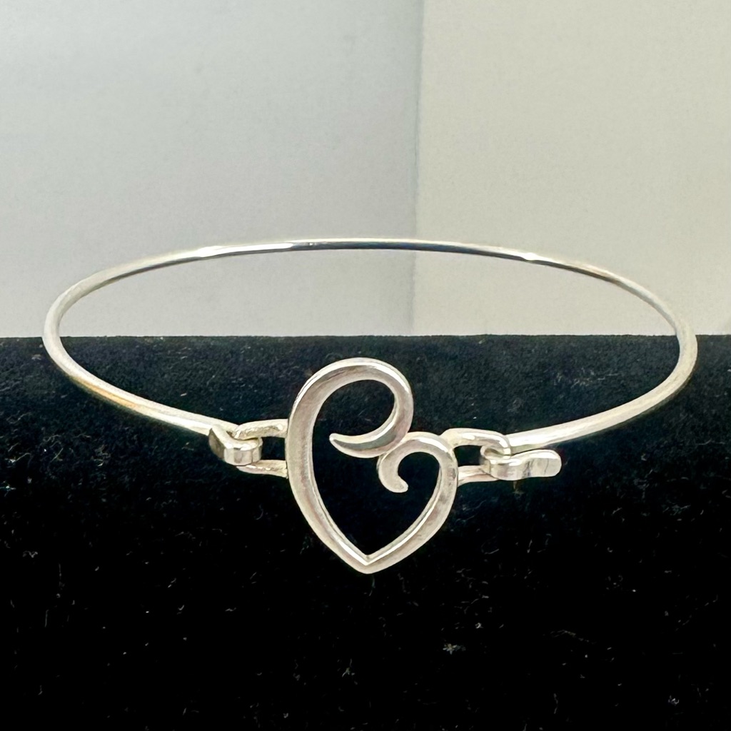 James Avery Sterling Silver Delicate Mother’s Love Scroll Heart Hook-On Bracelet